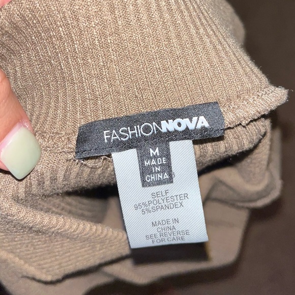 Fashion Nova Two-Piece Set Size M - Picture 4 of 4